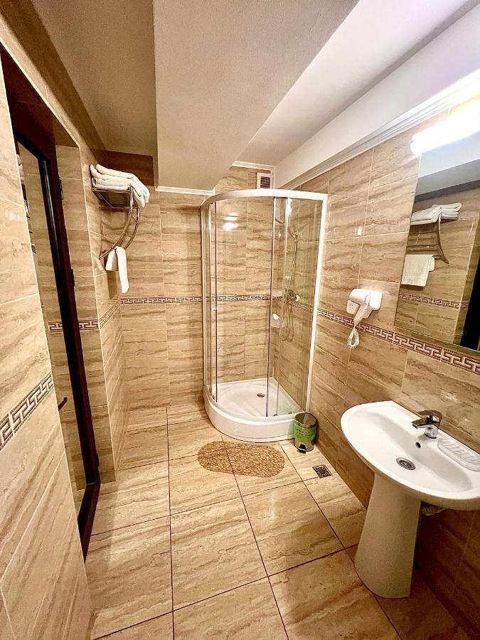 Complex Azar Hotel Galac Kültér fotó