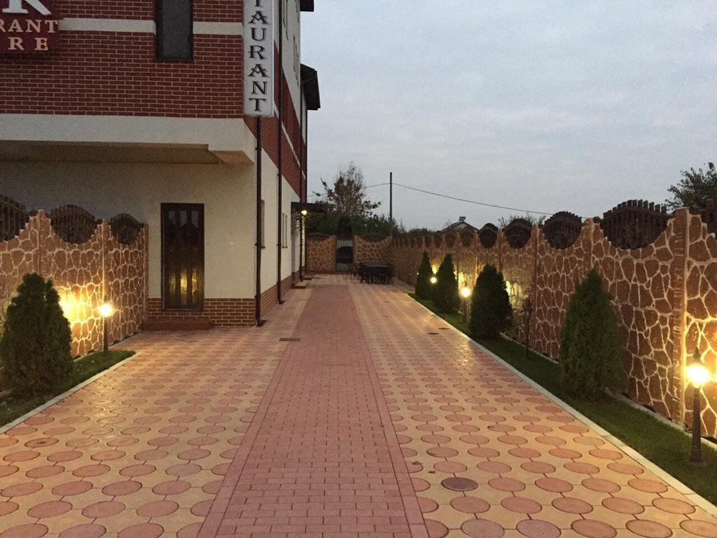 Complex Azar Hotel Galac Kültér fotó