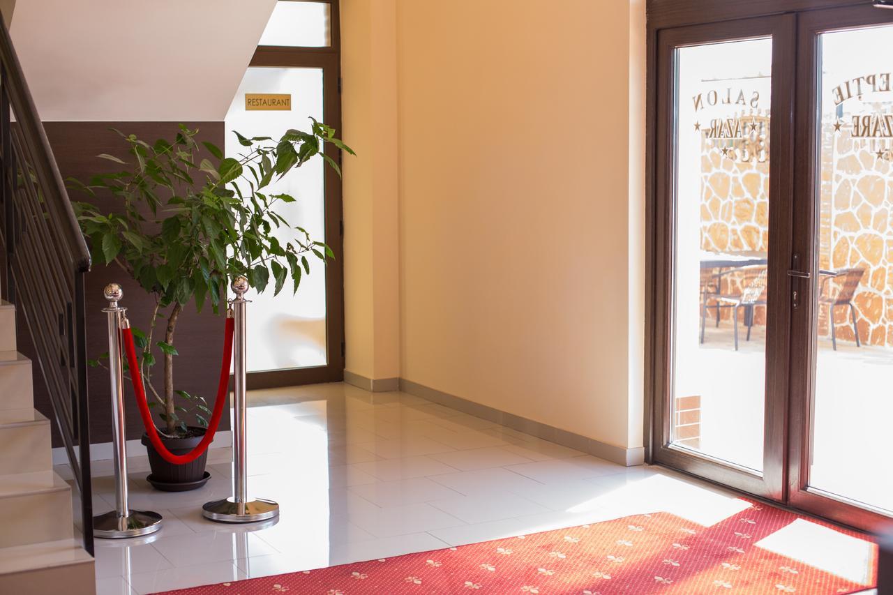 Complex Azar Hotel Galac Kültér fotó