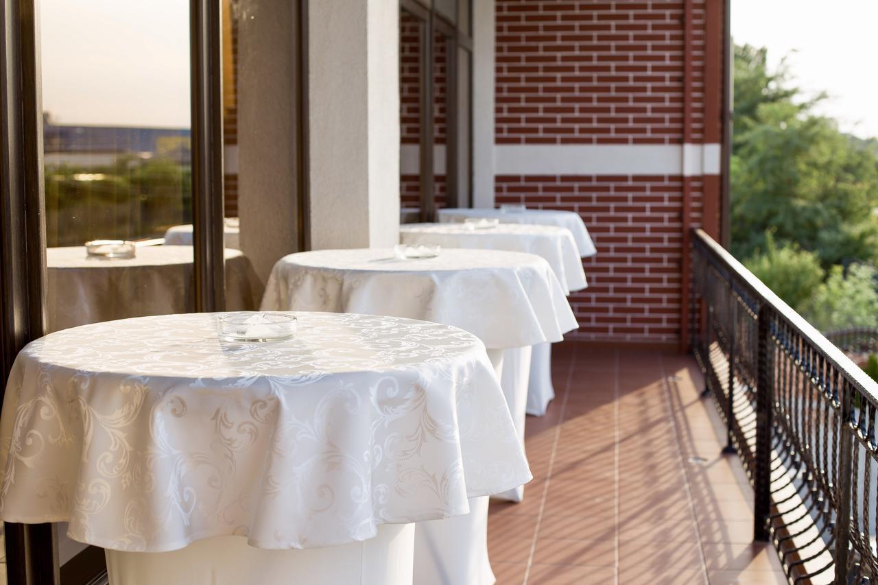 Complex Azar Hotel Galac Kültér fotó